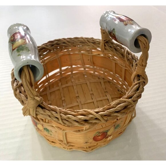 Apple Woven Wicker Round Basket with Handles 6.5 in diam 5 in tall - Picture 4 of 5